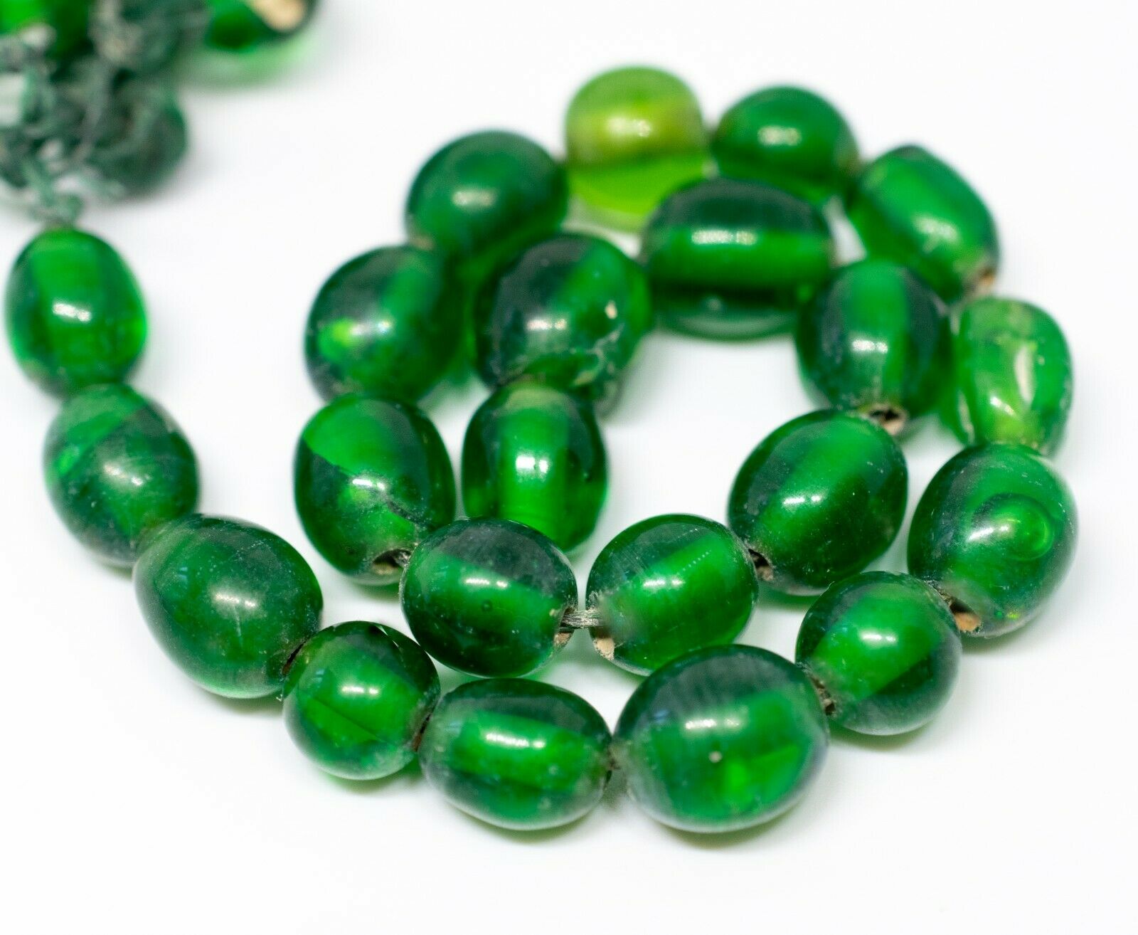 24 Handgearbeitete Muranoglasperlen in grün Ø 8mm